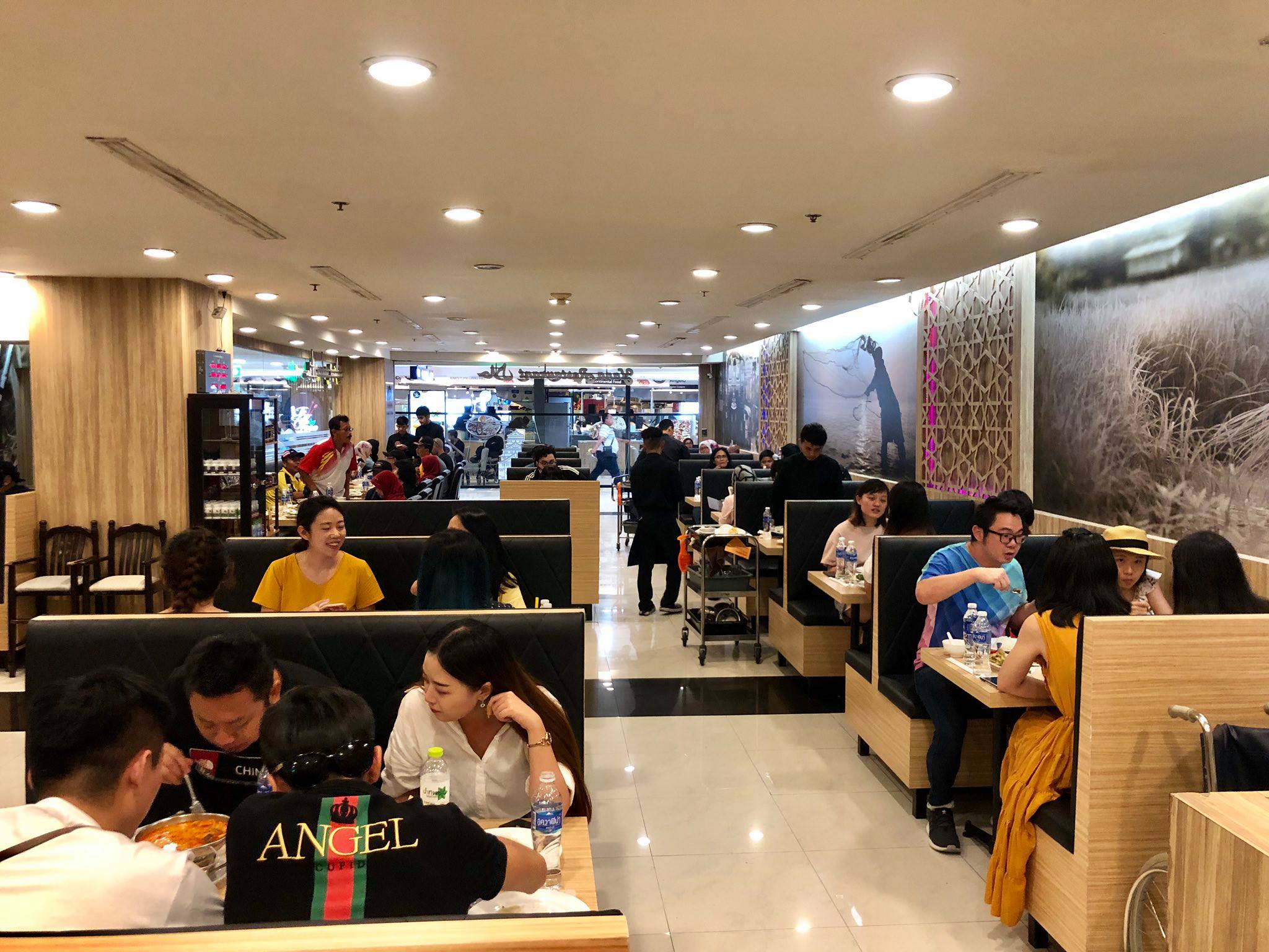 Home Yana Restaurant Thai International Halal Food MBK Bangkok 